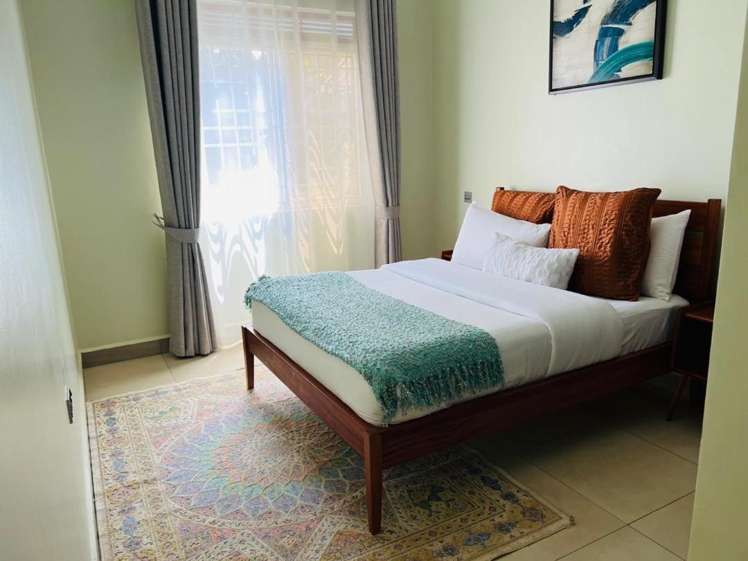 Alsander Homes Peach Bweyogerere Екстер'єр фото